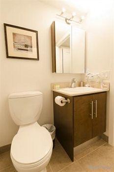 Royal Stays Suites - Blue Jays Way Toronto Eksteriør billede