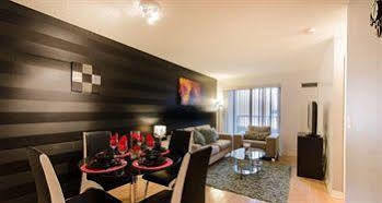 Royal Stays Suites - Blue Jays Way Toronto Eksteriør billede